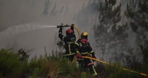 Read more about the article France and Spain fires force more than 200,000 to flee homes
