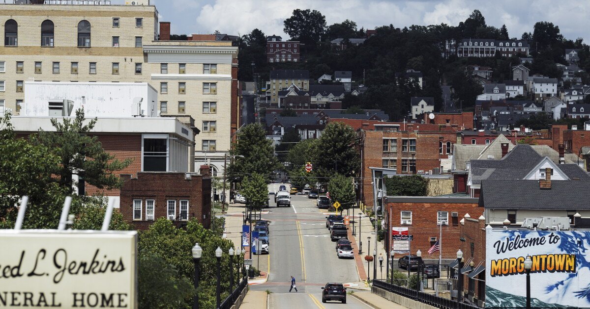 You are currently viewing West Virginia paid digital nomads to move there during COVID. Many are staying