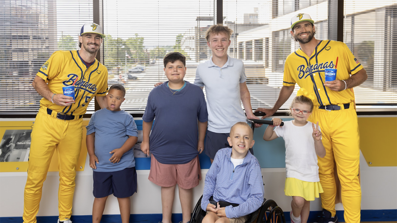 You are currently viewing Savannah Bananas stars inspire kids on journey: ‘Exactly where God put me’