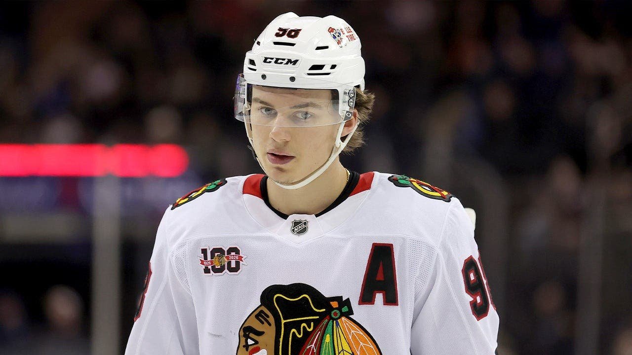Read more about the article Connor Bedard re-signs with Blackhawks, ending hopes for another NHL offer sheet this offseason