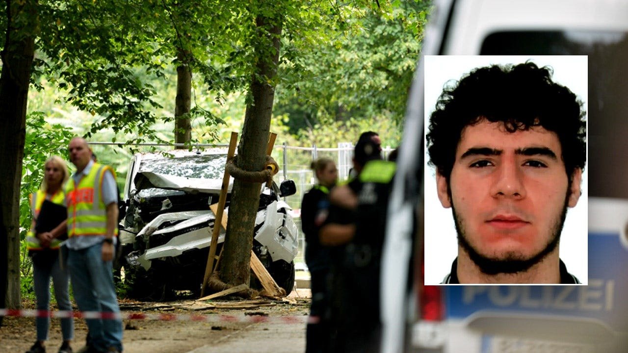 You are currently viewing Berlin Pride attack suspect at large after van, machete rampage leaves one dead