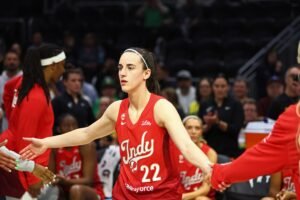 Read more about the article Caitlin Clark erupts for 32 points as Fever hold off Storm to complete season-series sweep