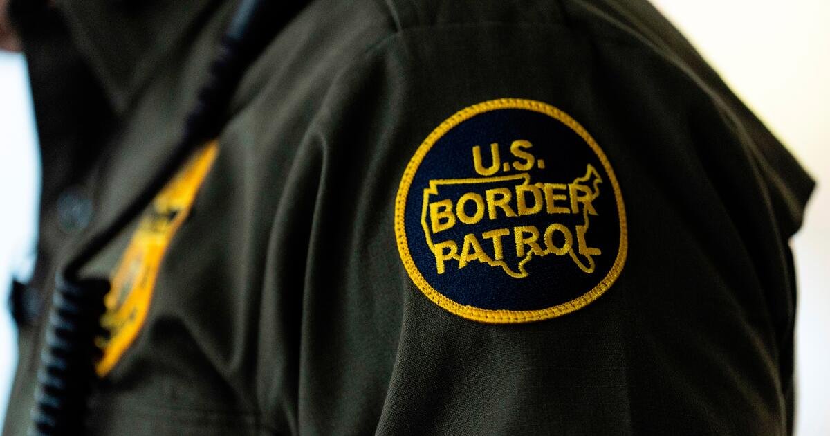 You are currently viewing Venezuelan journalist detained by Miami Beach Border Patrol