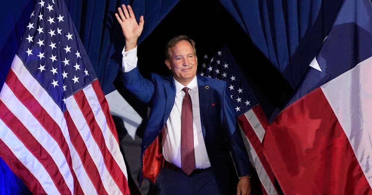 Read more about the article Scandals haven’t stopped Ken Paxton. Can James Talarico change that?