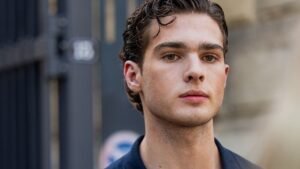 Read more about the article Fitness influencer reveals teen testosterone use on Hannity podcast