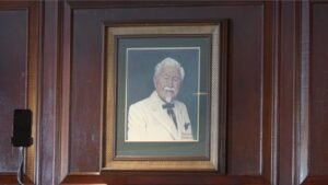 Read more about the article KFC founder Colonel Sanders memorabilia auction draws collectors to Kentucky