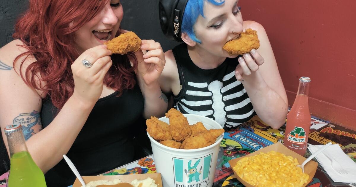 You are currently viewing Best places to try vegan fried chicken in Los Angeles