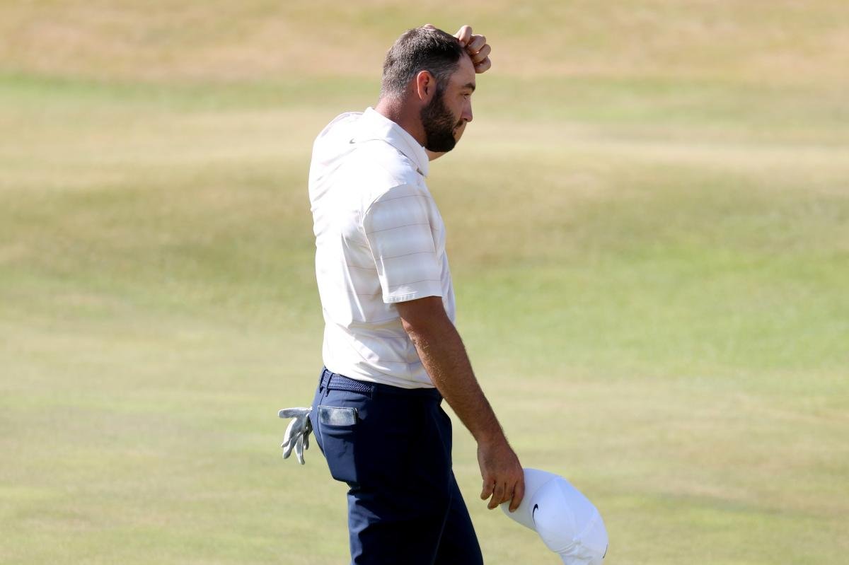 Read more about the article Scottie Scheffler’s putting lets him down as bid for British Open repeat falls just short