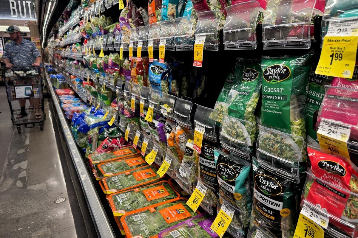 Read more about the article FDA says Taylor Farms had false positive after test pinned ‘explosive diarrhea’ parasite on Taco Bell lettuce supplier