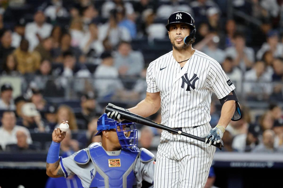 You are currently viewing Giancarlo Stanton injury saga sounds nowhere near the end for Yankees