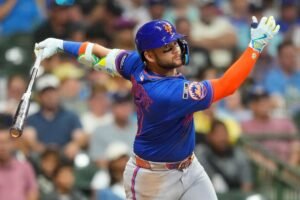 Read more about the article The contract reasons that could make a Bo Bichette trade difficult