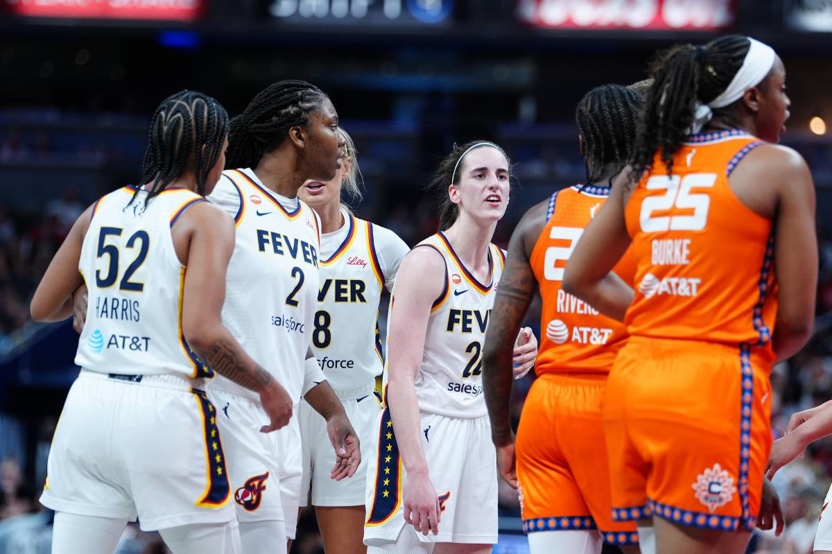 You are currently viewing Caitlin Clark picks up seventh technical foul of season — and is one away from a suspension