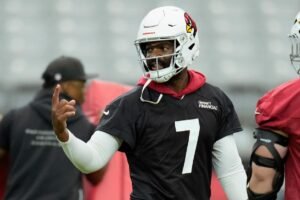 Read more about the article Jacoby Brissett participates in practice as Cardinals contract questions continue to swirl