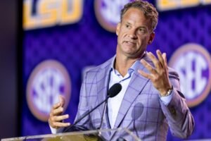 Read more about the article LSU’s Lane Kiffin reveals surprise reason he deleted his social media