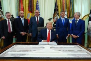 Read more about the article Trump touts $22.5B overhaul of Dulles airport with massive parking garage, removal of âStar Warsâ people movers