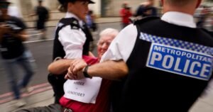 Read more about the article U.K. police arrests dozens at protest supporting banned group Palestine Action