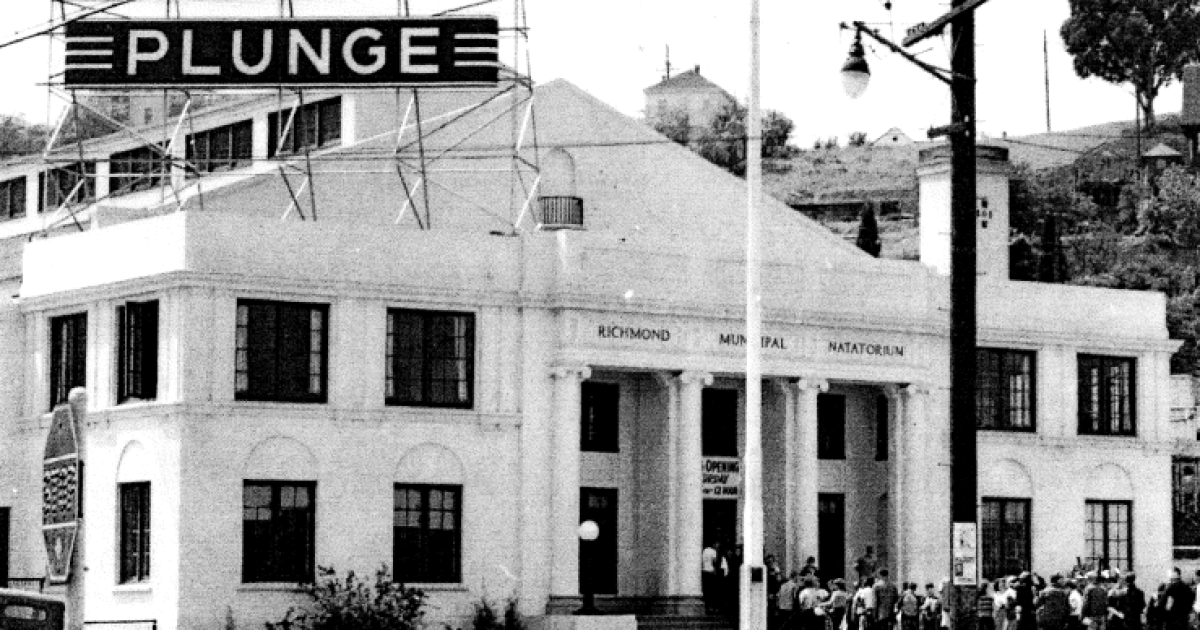 You are currently viewing ‘Where Mermaids Will Sport.’ A Bay Area city celebrates its 100-year-old pool