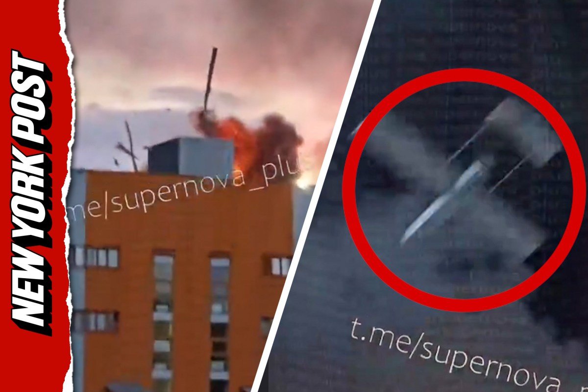 You are currently viewing Videographer sent flying after Ukrainian kamikaze drone explodes overhead during Wildberries warehouse attack in Russia (Video)