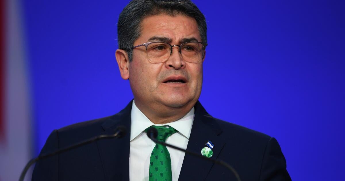 You are currently viewing Pardoned by Trump, ex-President Hernández returns to Honduras to face corruption charges