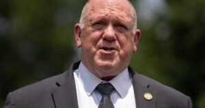 Read more about the article Trump’s border czar says vetting of ICE officer is under review after Maine shooting