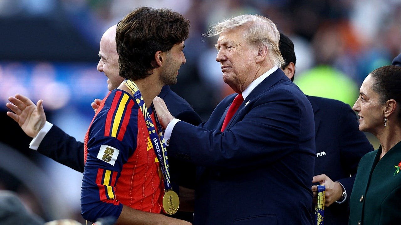 Read more about the article World Cup hero Ferran Torres doubles down after criticism, posts picture wearing ‘Make Spain Great Again’ hat