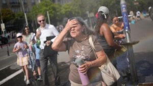 Read more about the article France heat wave linked to 5,700 excess deaths, health officials say