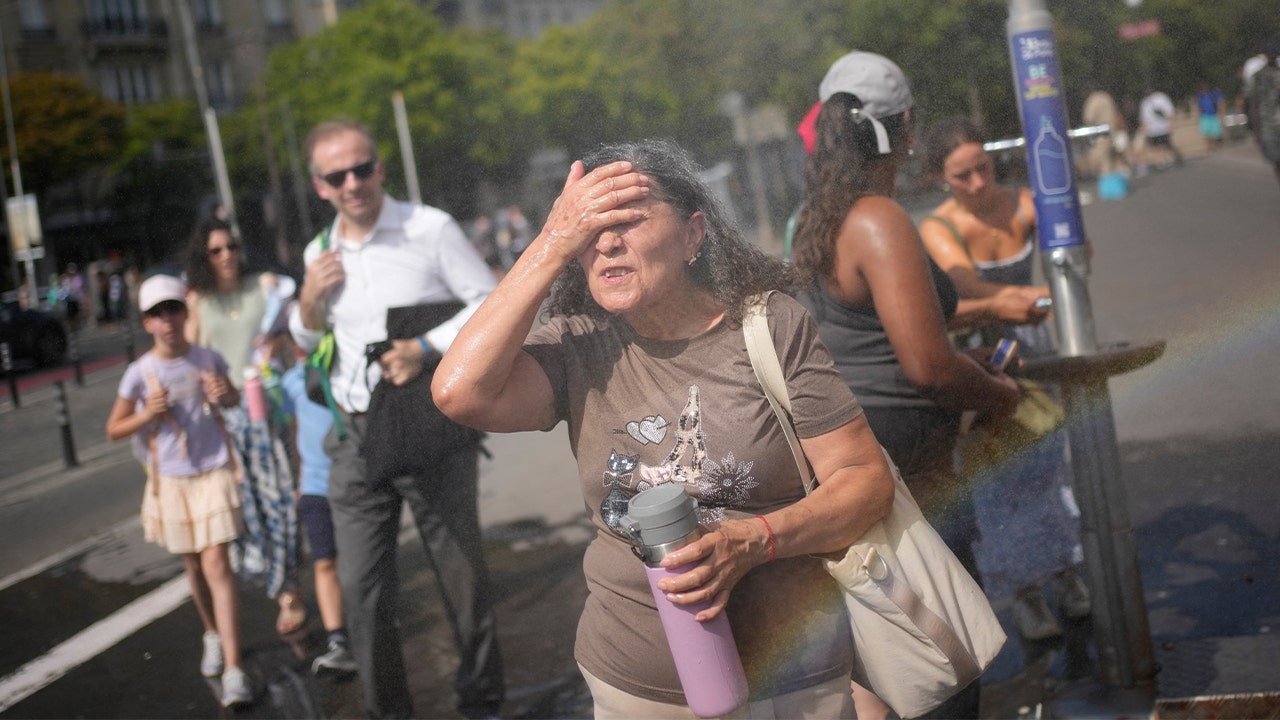 Read more about the article France heat wave linked to 5,700 excess deaths, health officials say