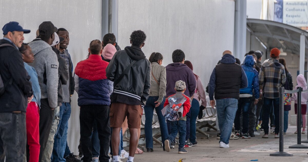 You are currently viewing The Trump administration has undercut the U.S. asylum program. These 3 charts show how