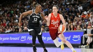 Read more about the article Caitlin Clark leads Fever vs. Sun with a key home court advantage