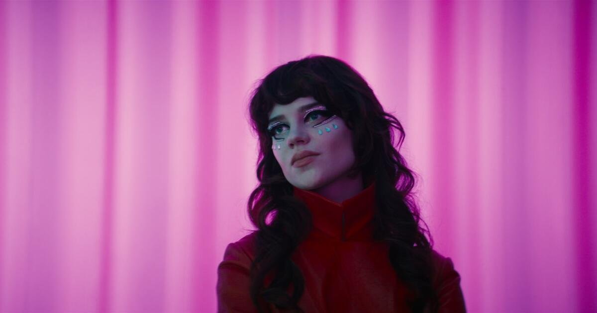You are currently viewing ‘Her Private Hell’ review: Gaze upon Sophie Thatcher’s despair