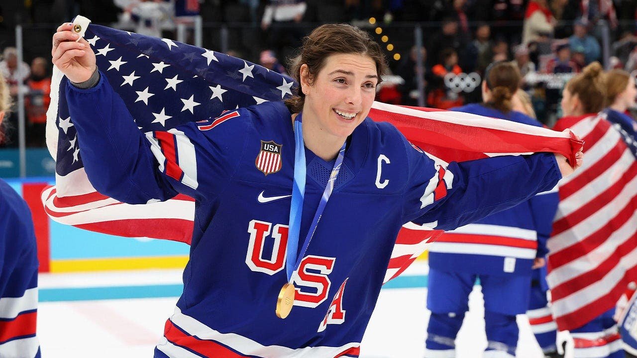 Read more about the article Gold medal-winning Team USA hockey players will be making an appearance on ‘Celebrity Family Feud’