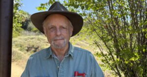 Read more about the article Richard Louv wants you to play in the dirt