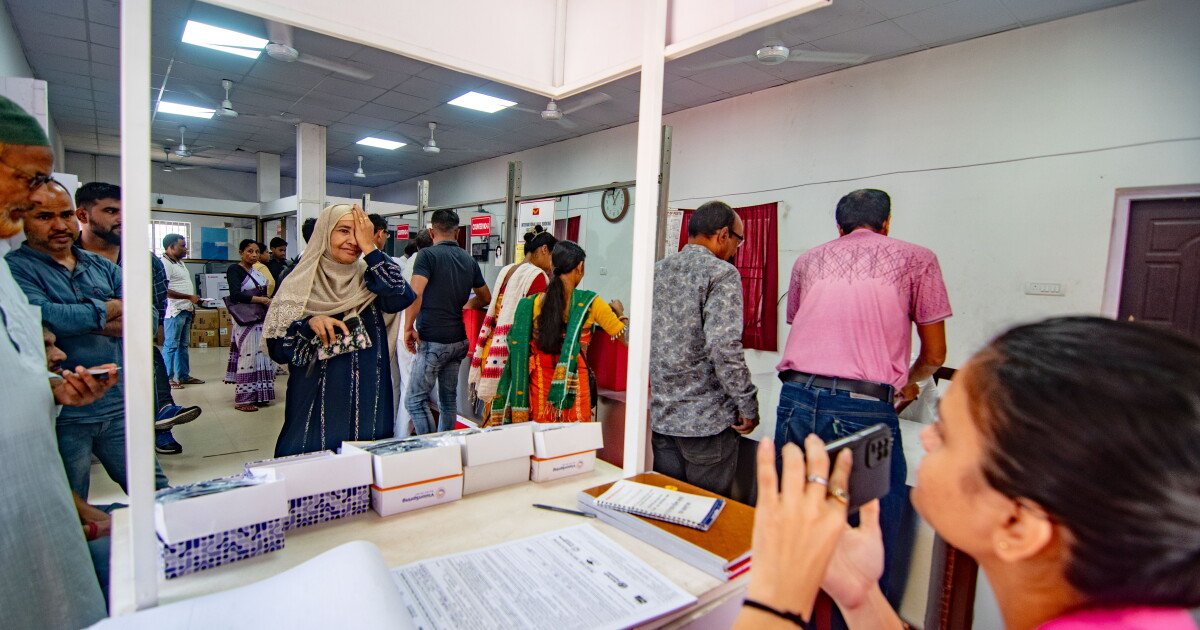 Read more about the article Most people who need glasses don’t have them. Can the post office change that?