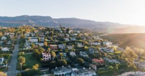 Read more about the article This cozy enclave near Santa Barbara offers up a dash of star power