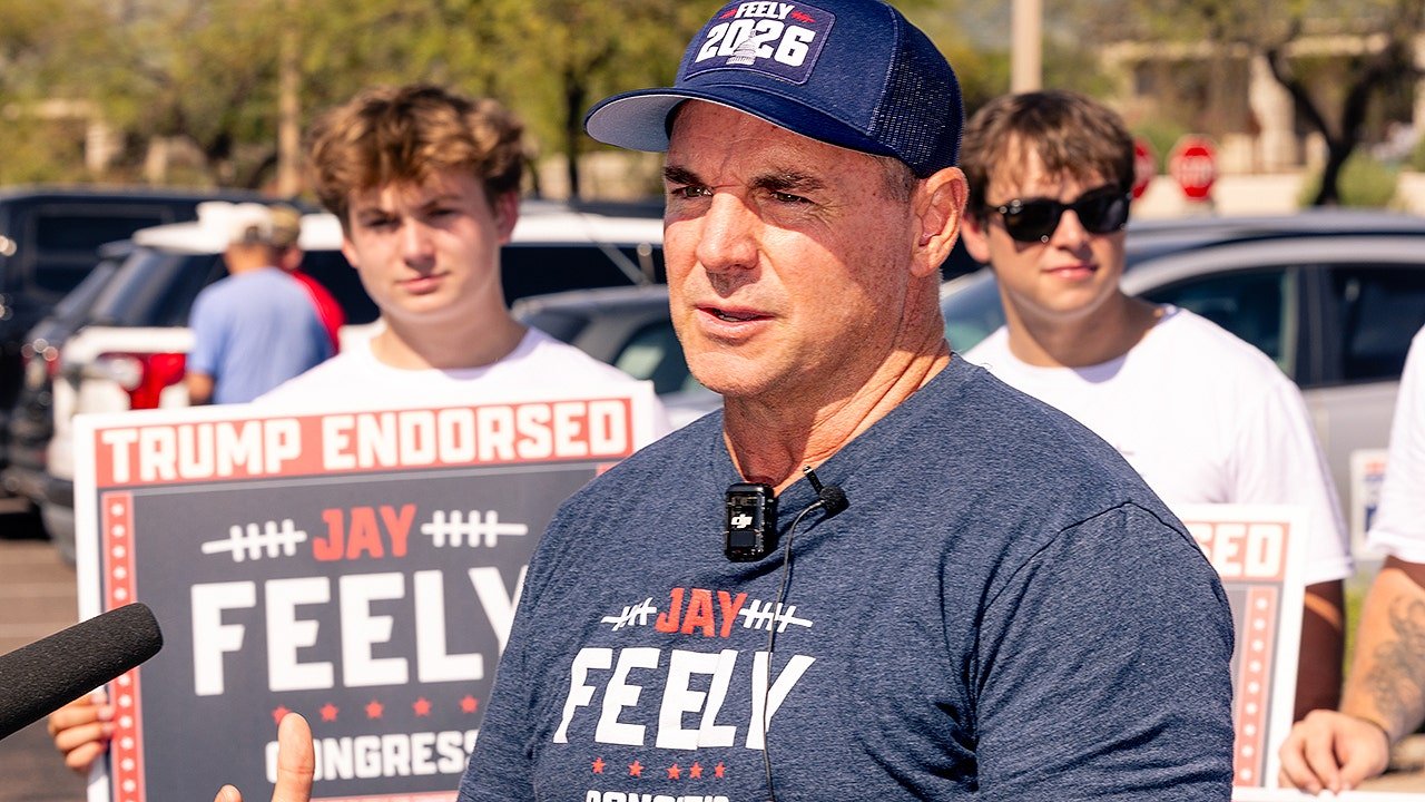You are currently viewing Ex-NFL star backed by President Trump wins battleground primary