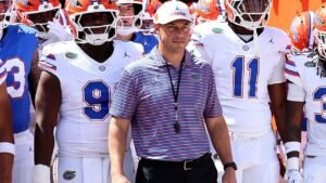 Read more about the article Florida coach Jon Sumrall’s cell phone comments cause fans and media members to lose their minds, he responds