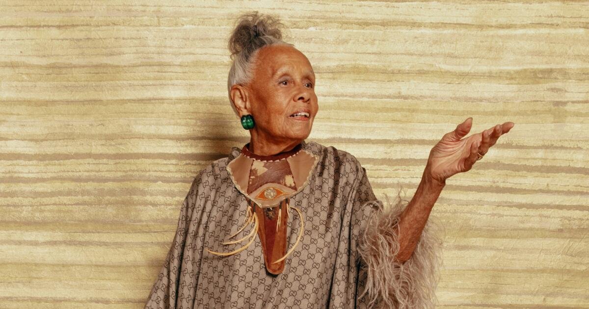 Read more about the article A profile of artist Betye Saar on the occasion of her 100th birthday and costume design show at Roberts Projects
