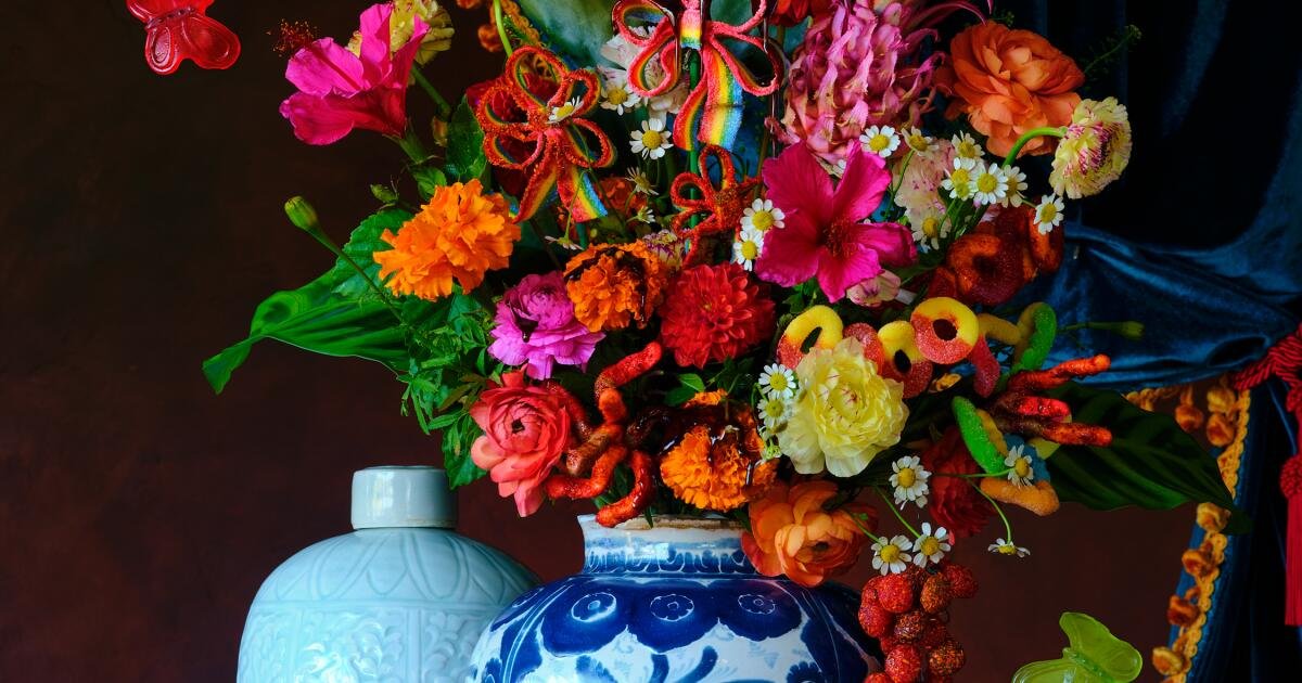 You are currently viewing Stephanie Shih’s site-specific still life at LACMA’s David Geffen Galleries