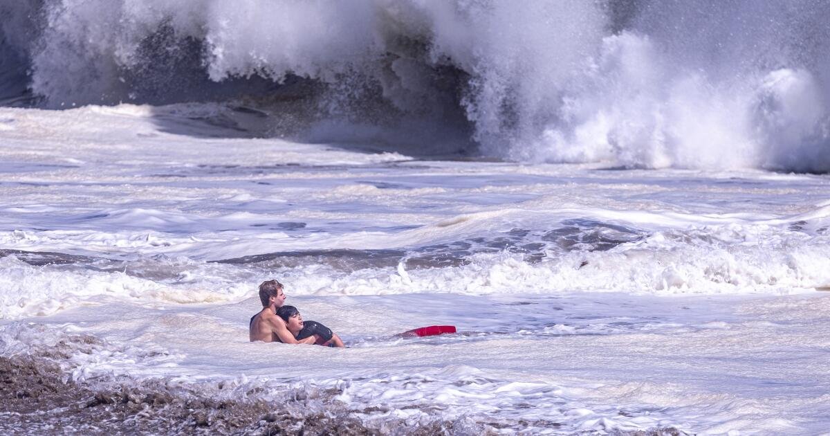 You are currently viewing California teen lifeguard’s viral rescue captures nationwide awe. He was just doing ‘his duty’