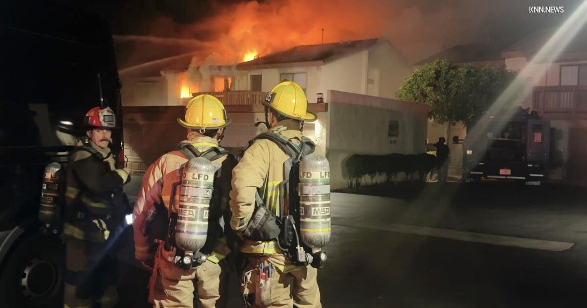 Read more about the article Suspect dies, townhome burns down in Woodland Hills standoff