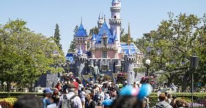 Read more about the article He gives Disneyland advice for a living. These are his tips for having the best day ever