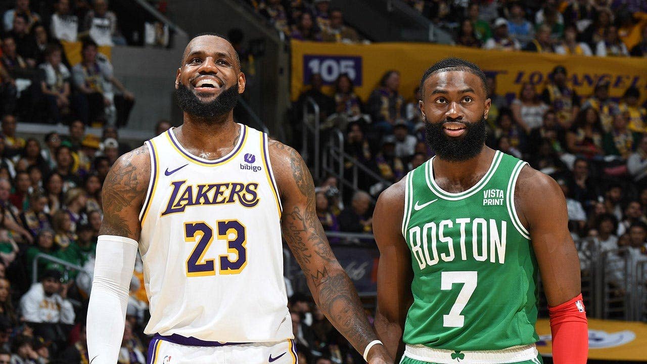 Read more about the article LeBron James joins 76ers as Philly athletes welcome NBA superstar