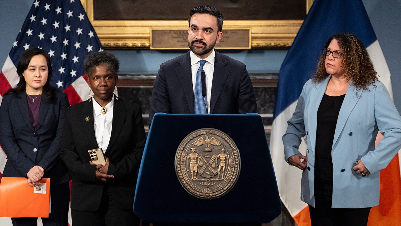 You are currently viewing NYC Mayor Zohran Mamdani dodges questions on key political topics