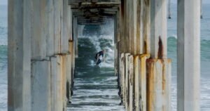 Read more about the article High surf, hot temperatures could mean another busy weekend for San Diego lifeguards