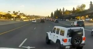 Read more about the article Driver gets jail time after brake-checking semi-truck in road rage crash