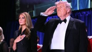 Read more about the article Trump returns to White House Correspondents’ Dinner after shooting