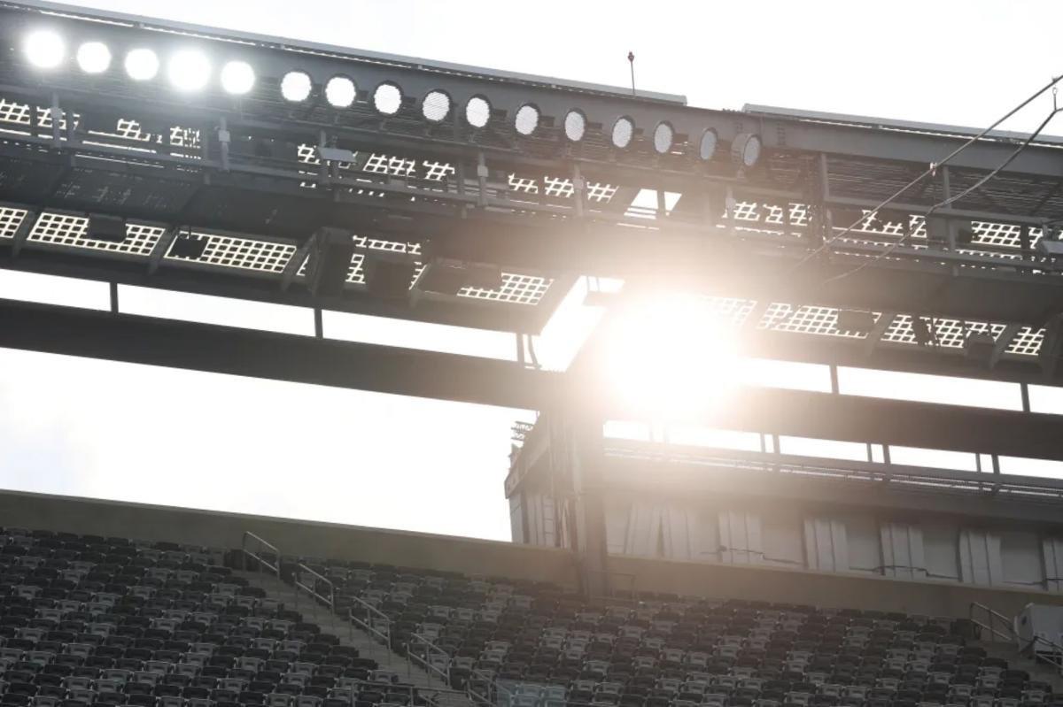 Read more about the article Smoky, stormy weather expected to clear in time for World Cup final