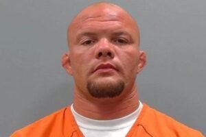 Read more about the article Former UFC star Anthony Smith arrested on charges for domestic violence, terroristic threats