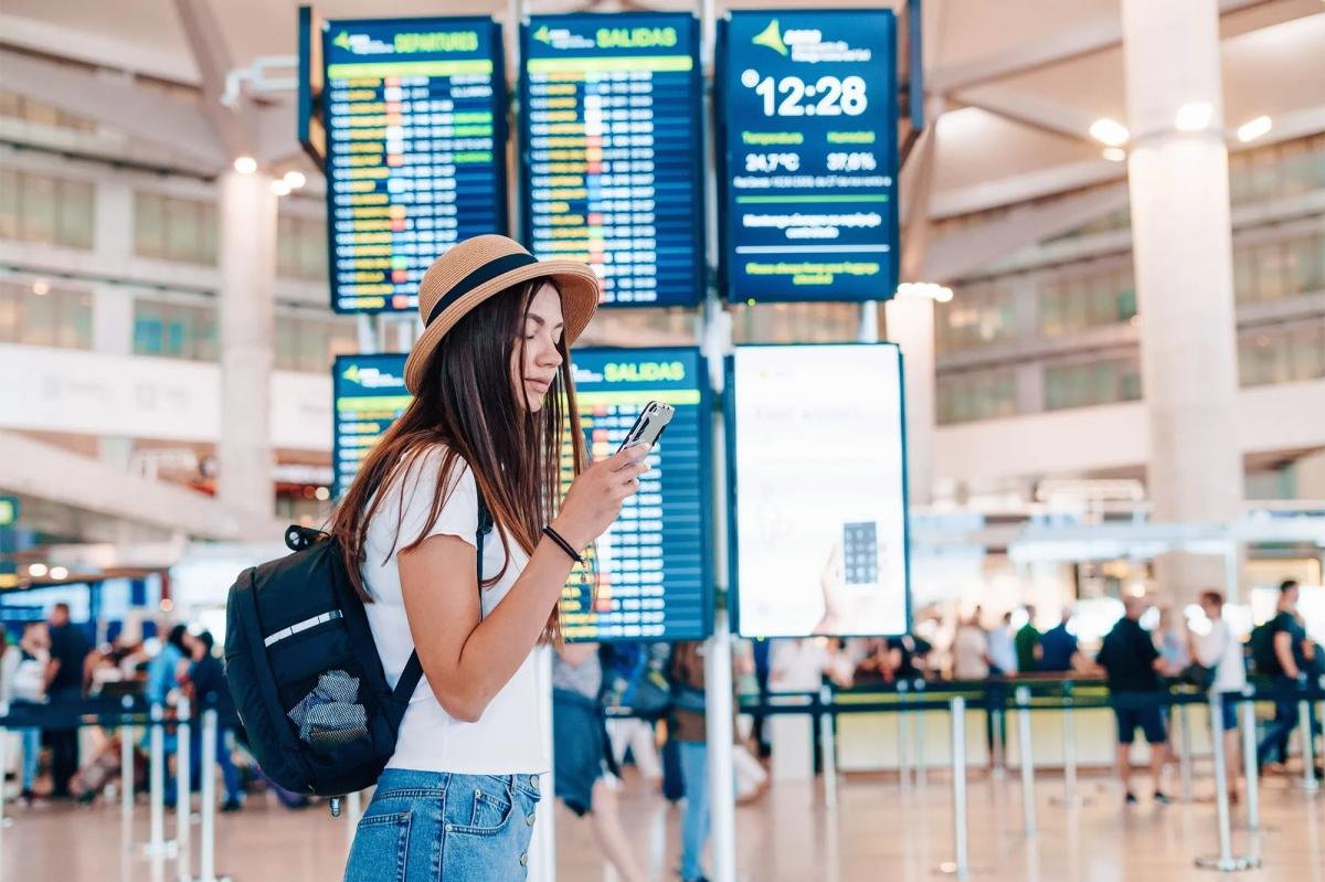 Read more about the article Sneaky way scammers are targeting travelers this summer, report says