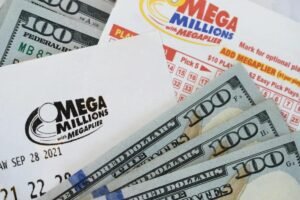Read more about the article Mega Millions ticket holder wins $800M jackpot